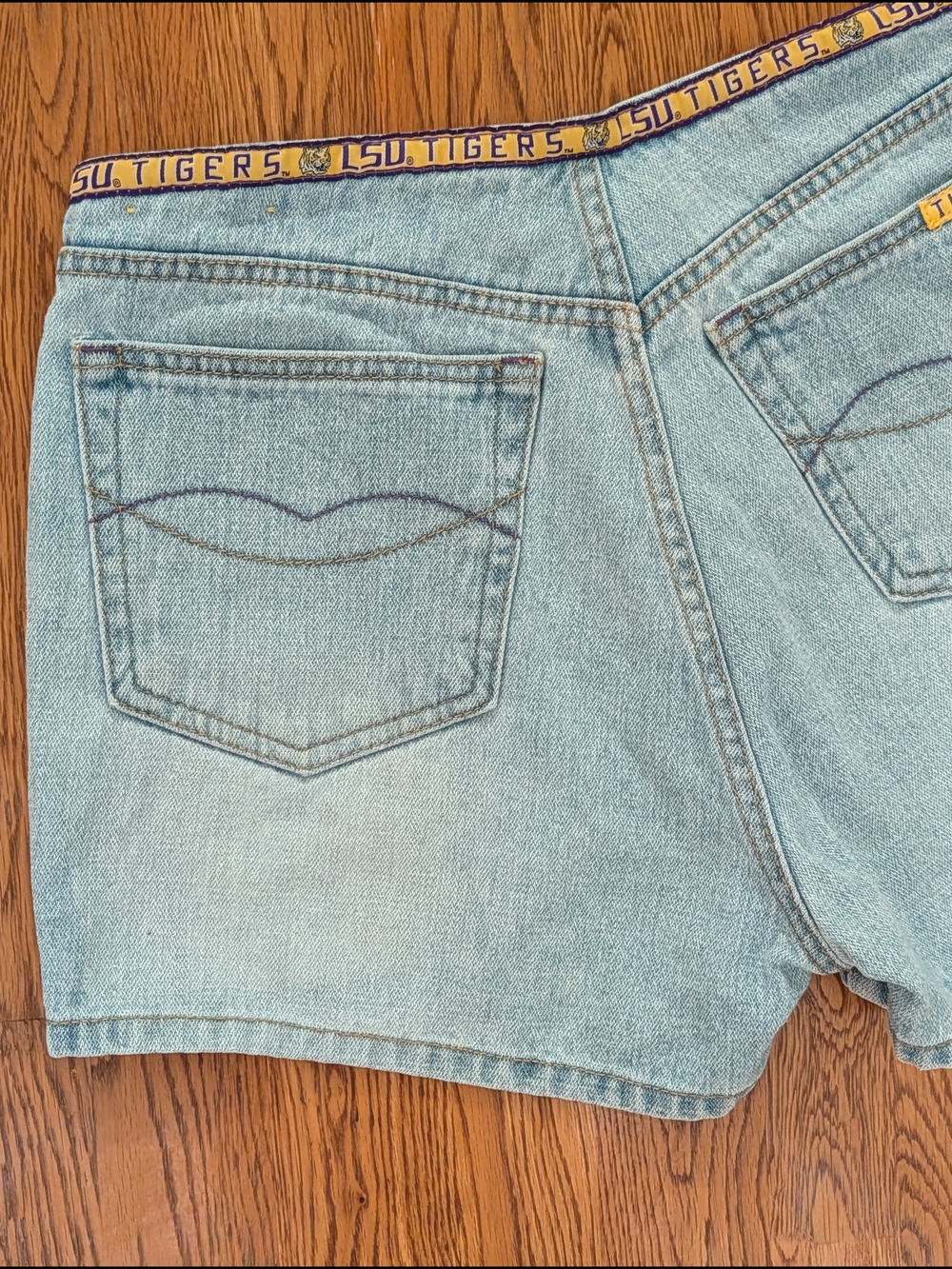 Vintage LSU Tigers Team Jeans Denim Shorts Collegiate Game Day - Picture 11 of 14